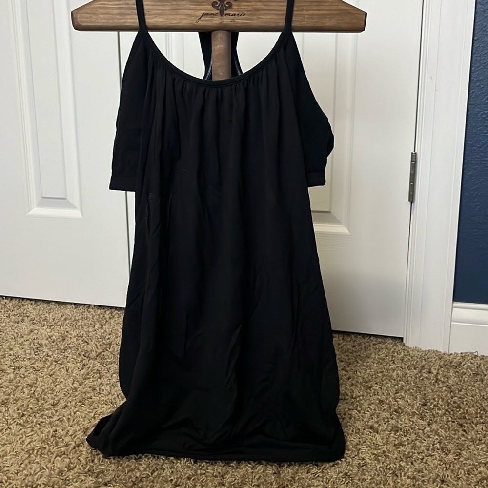 Gently used Lululemon workout top with built in sports bra.